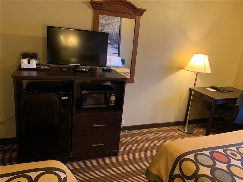 Hotel Super 8 By Wyndham Eau Claire Wi Zewnętrze zdjęcie
