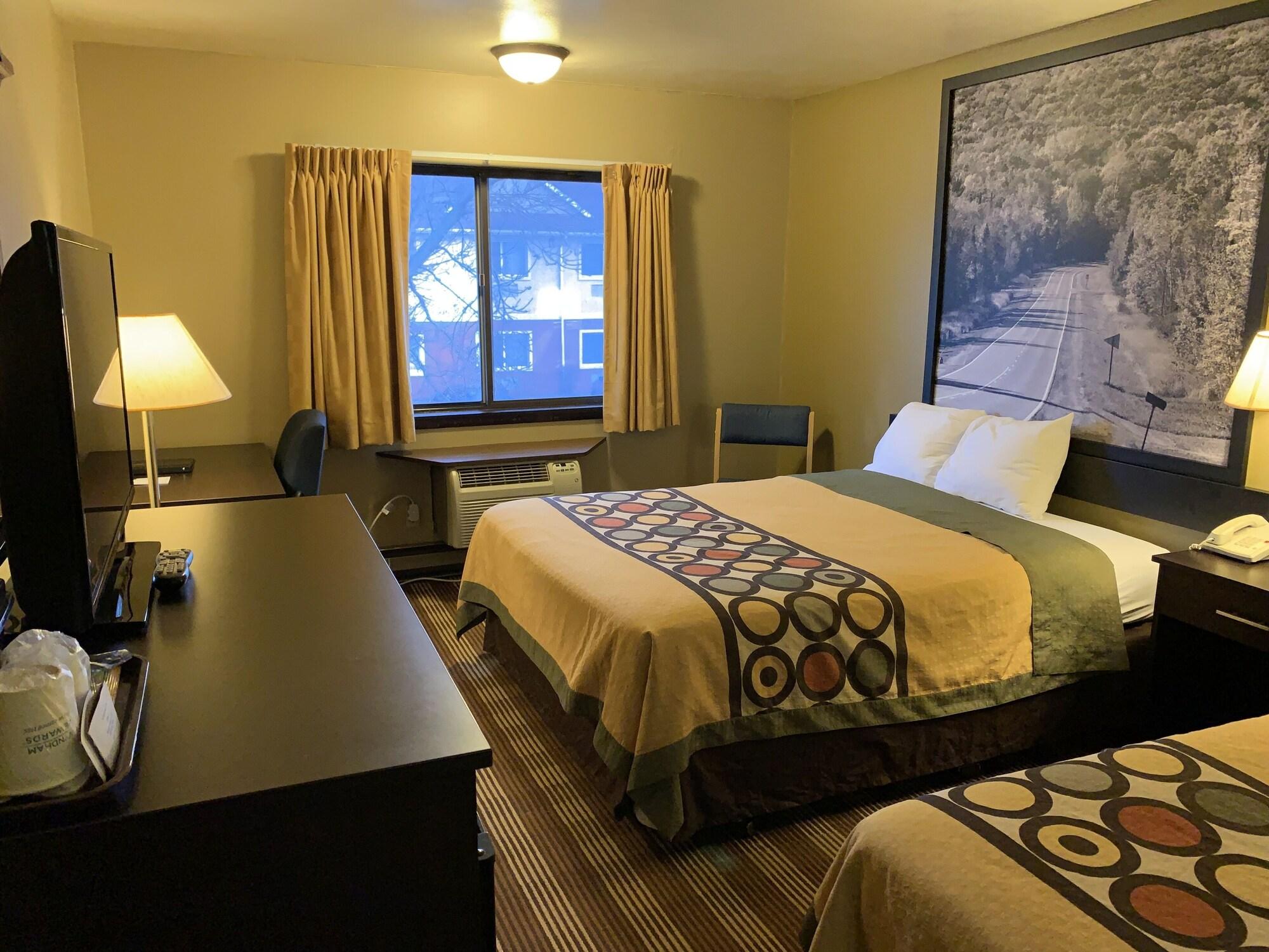 Hotel Super 8 By Wyndham Eau Claire Wi Zewnętrze zdjęcie