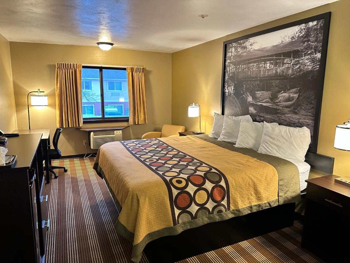 Hotel Super 8 By Wyndham Eau Claire Wi Zewnętrze zdjęcie