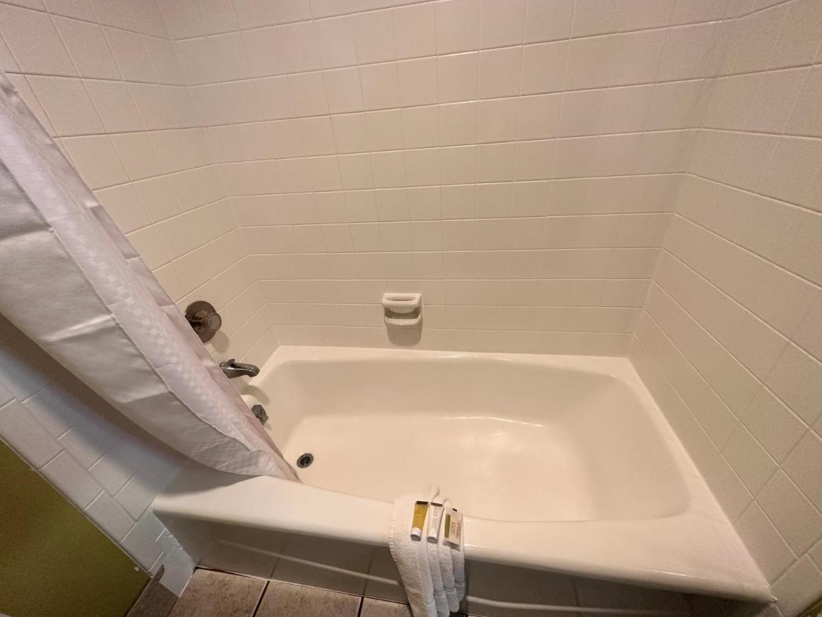Hotel Super 8 By Wyndham Eau Claire Wi Zewnętrze zdjęcie