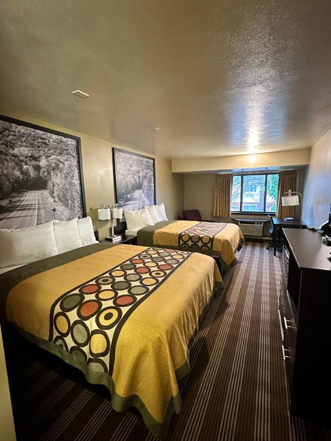 Hotel Super 8 By Wyndham Eau Claire Wi Zewnętrze zdjęcie