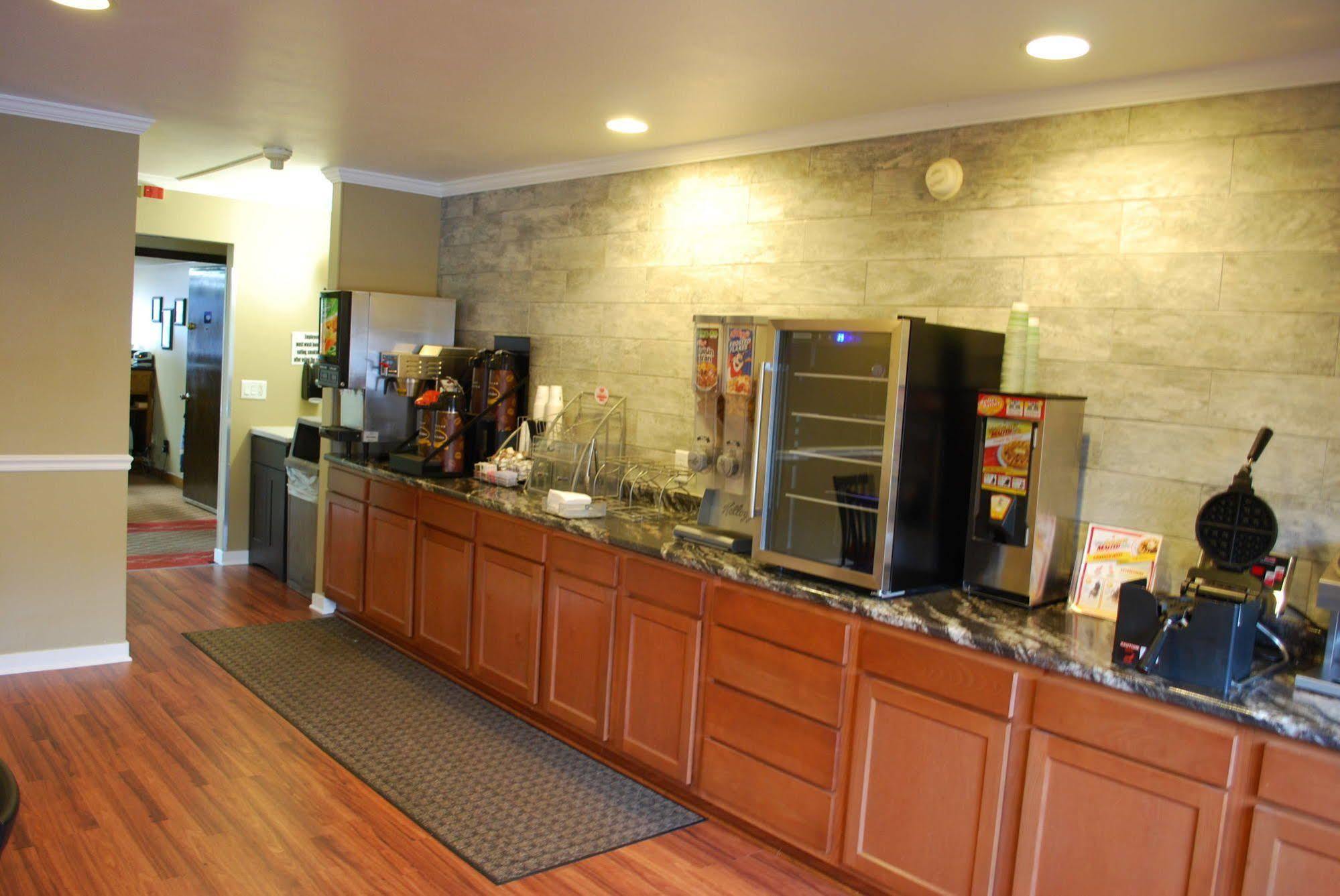 Hotel Super 8 By Wyndham Eau Claire Wi Zewnętrze zdjęcie