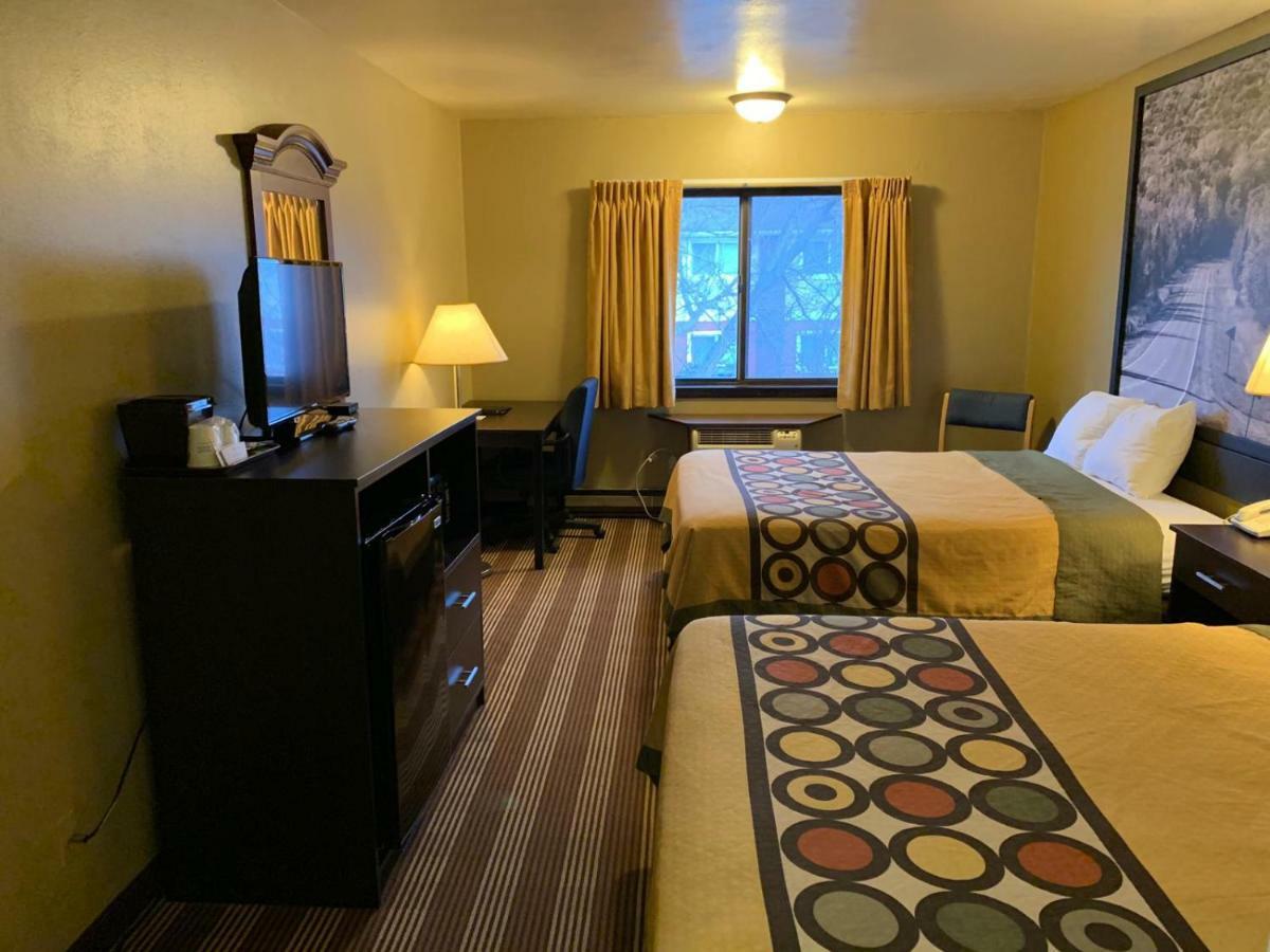 Hotel Super 8 By Wyndham Eau Claire Wi Zewnętrze zdjęcie