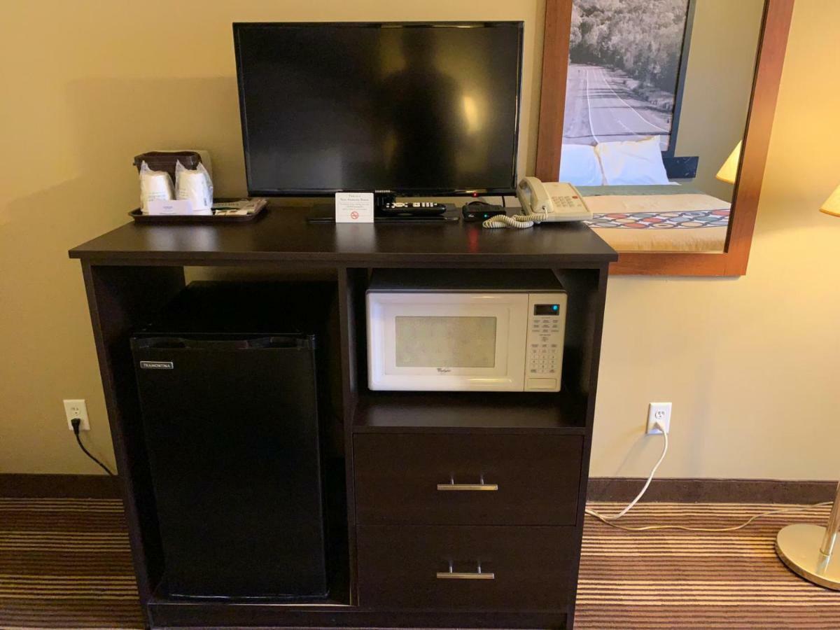 Hotel Super 8 By Wyndham Eau Claire Wi Zewnętrze zdjęcie