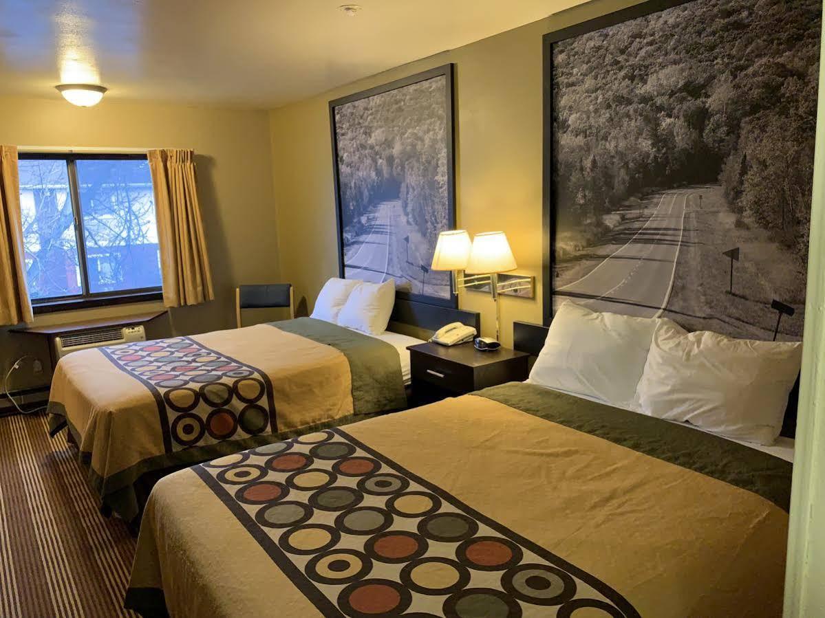 Hotel Super 8 By Wyndham Eau Claire Wi Zewnętrze zdjęcie